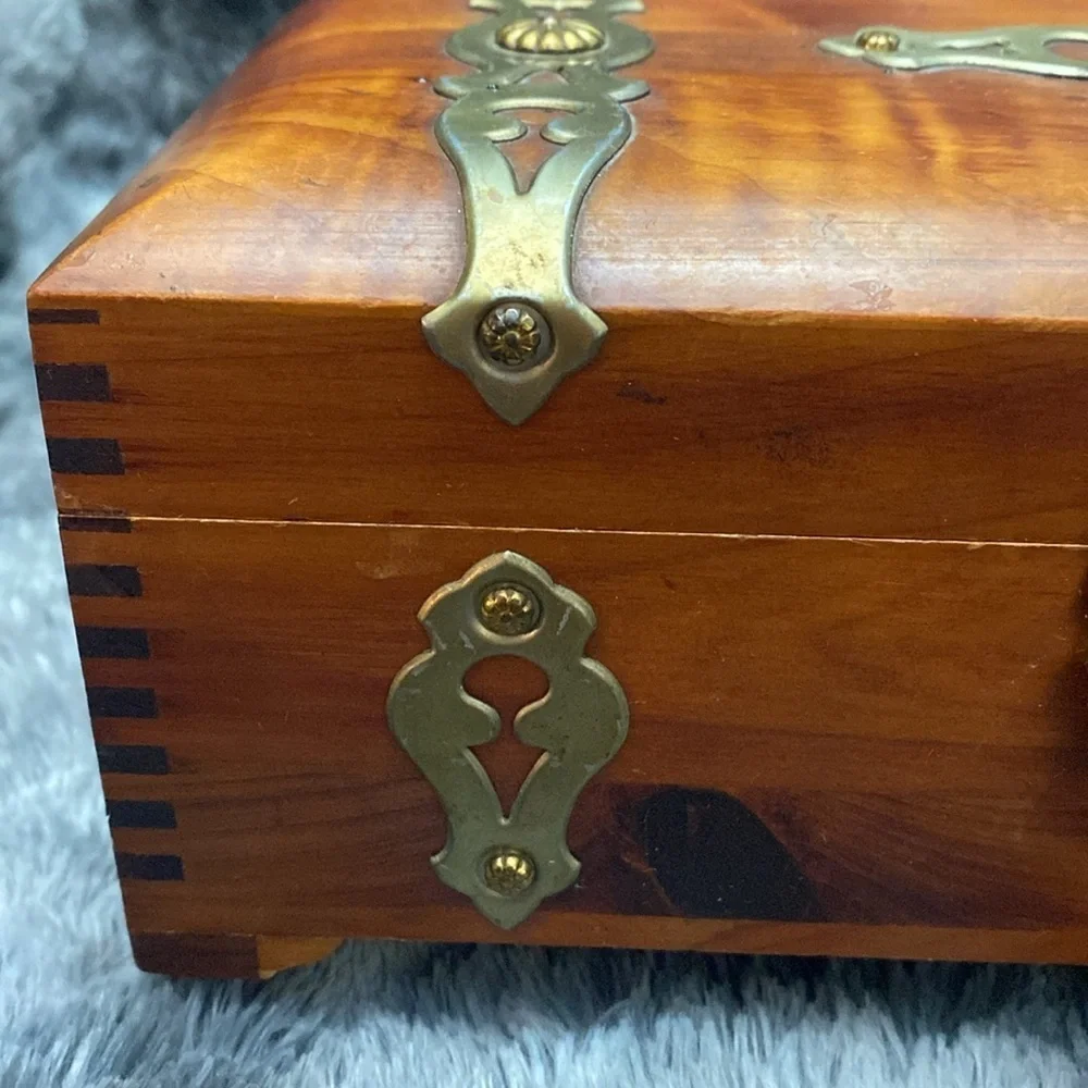 Vintage Wooden Jewelry Box with Brass Accents - Picture 15 of 16